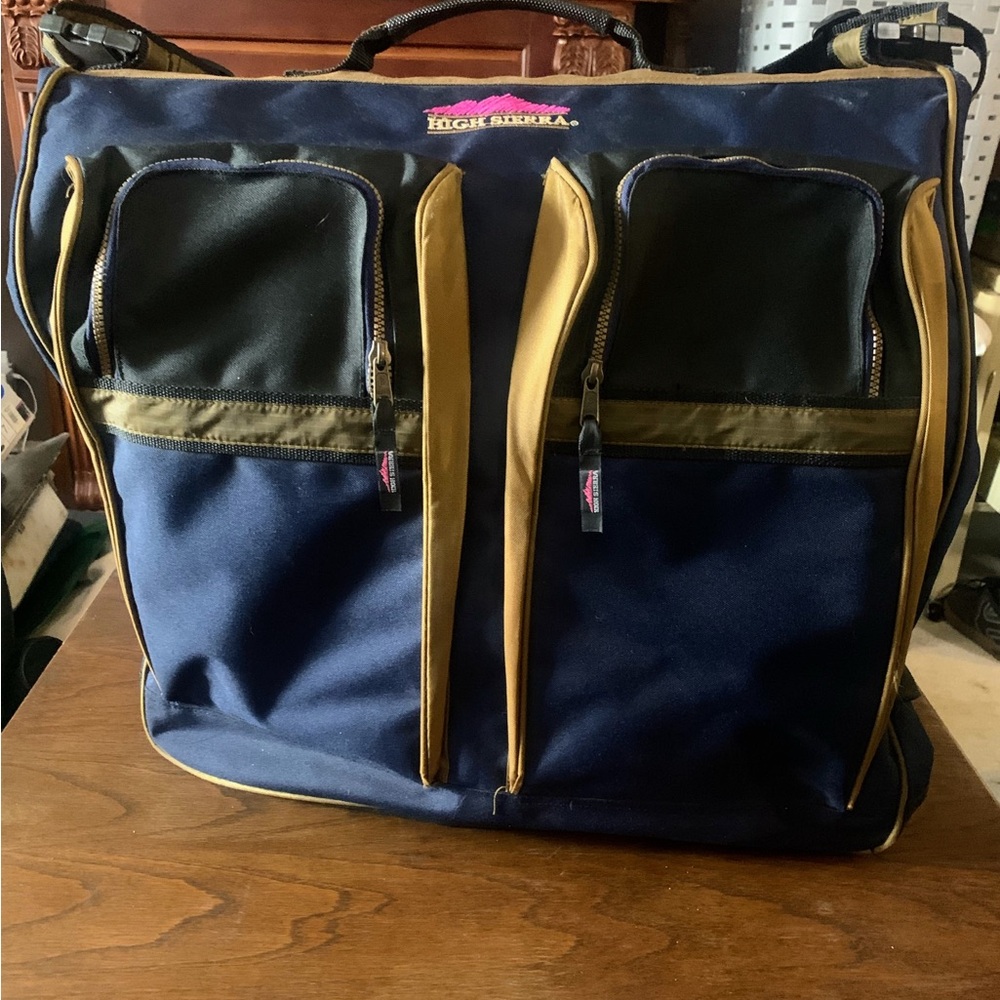 Vintage Retro 90s High Sierra Garment Bag .